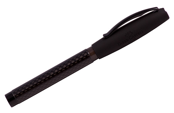 Перьевая ручка BASIC BLACK, EF, карбон, в картонной коробке, 1 шт. Перьевая ручка BASIC BLACK, EF, карбон, в картонной коробке, 1 шт.